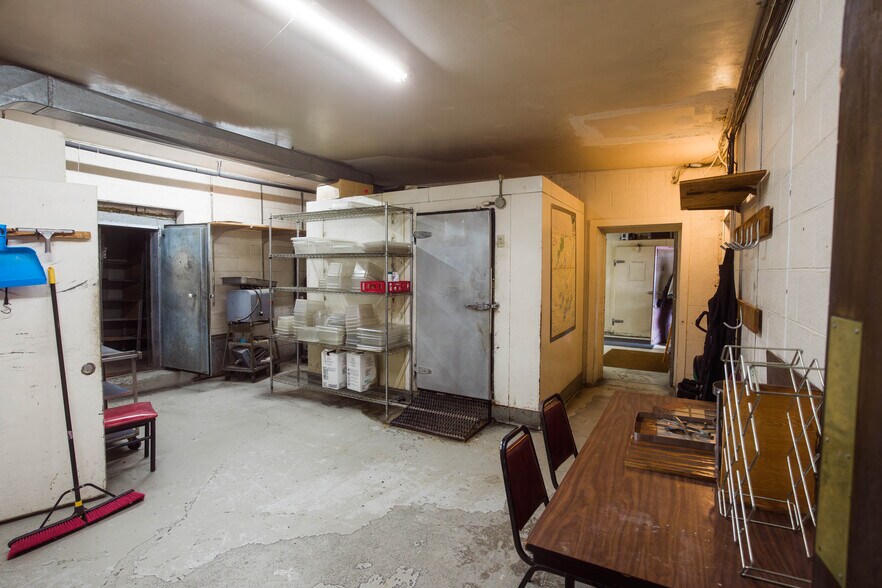 More Photos Of 720 N Wisconsin Ave, Elkhorn Restaurant For Sale