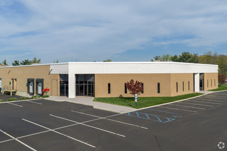 More Photos Of 266-300 Raritan Center Pky, Edison Light Distribution For Lease