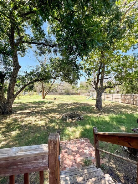 More Photos Of 1435 W Groesbeck St, Stephenville Multifamily For Sale