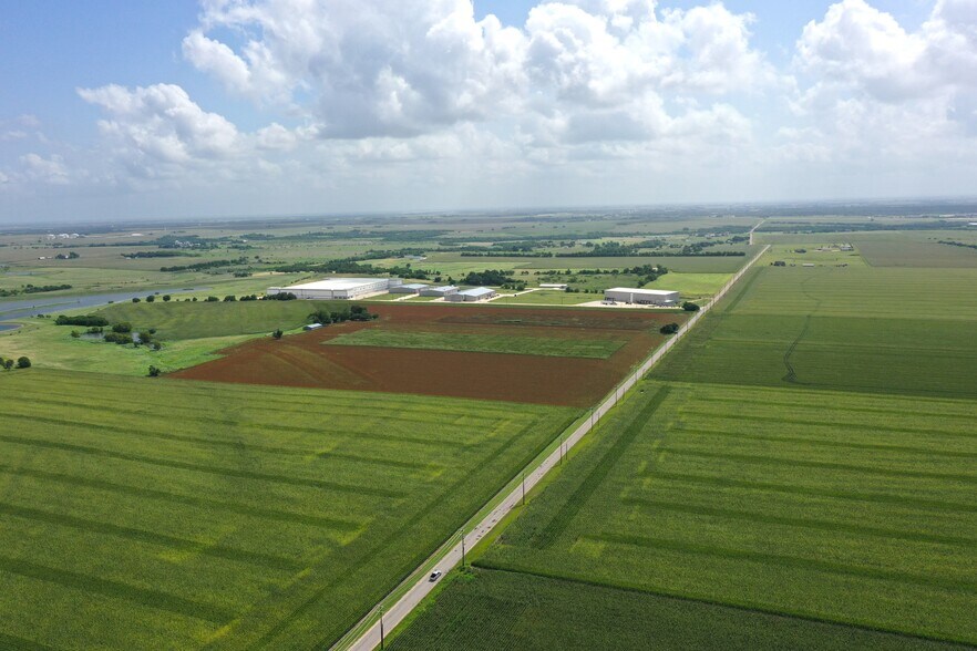 More Photos Of 370 BFG 9000 Way, Taylor Warehouse For Lease