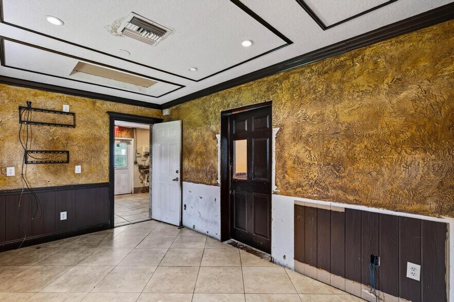 More Photos Of 102 Phillips Dairy Rd, Palatka Restaurant For Sale