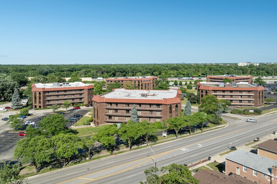 More Photos Of 1400 Renaissance Dr, Park Ridge Office For Sale