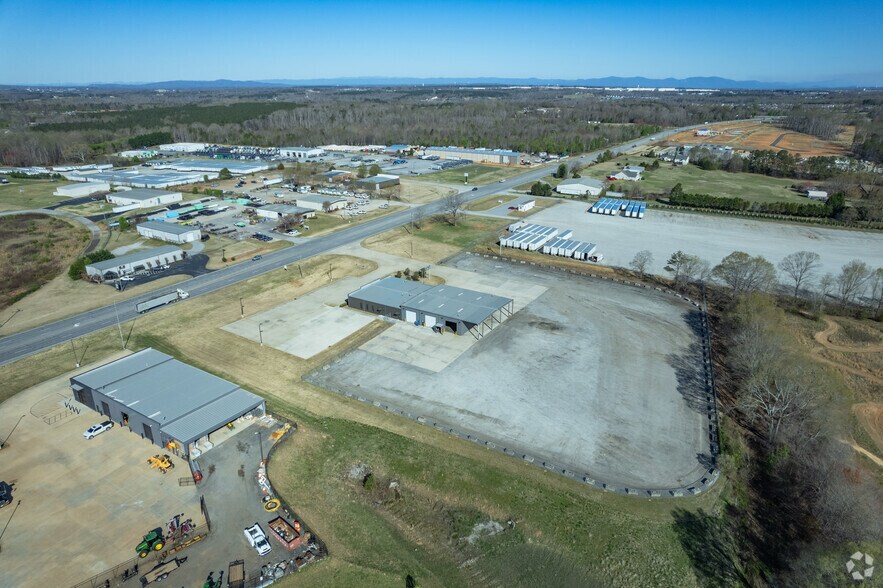 More Photos Of 3085 Highway 101 S, Greer Light Distribution For Lease