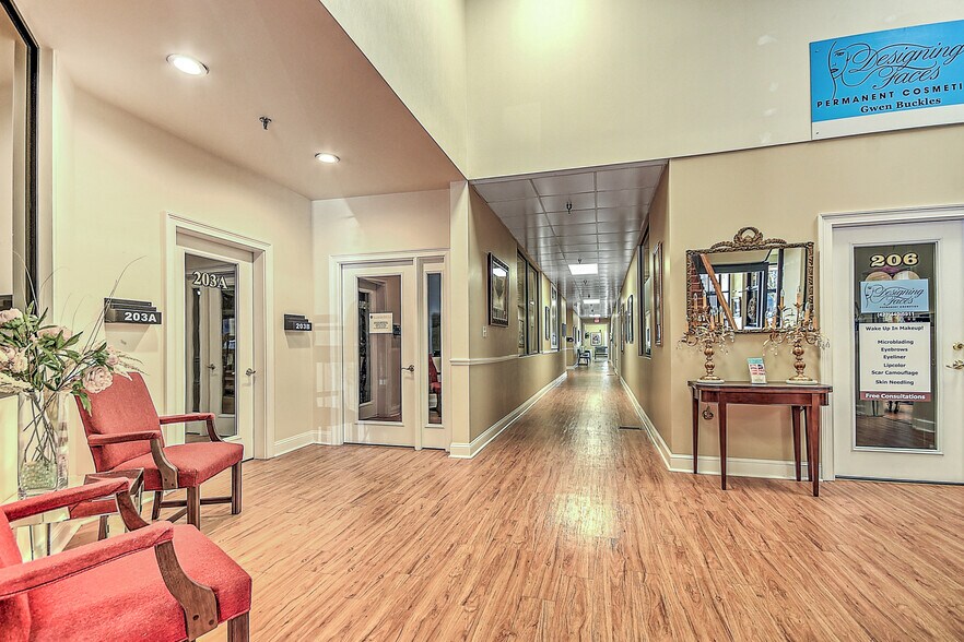 More Photos Of 220 Broad St, Kingsport Flex For Sale