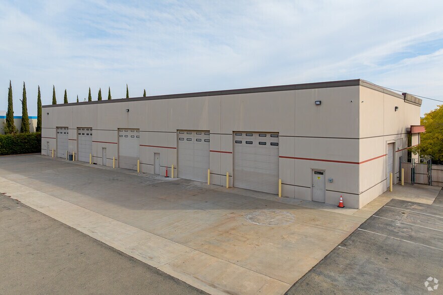 More Photos Of 4220 Duluth Ave, Rocklin Warehouse For Lease