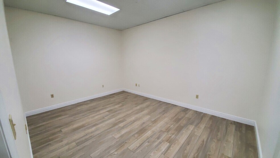 More Photos Of 5404 Hoover Blvd, Tampa Medical For Lease