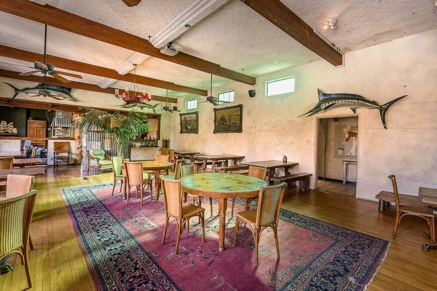 More Photos Of 1105 N Topanga Canyon Blvd, Topanga Restaurant For Sale