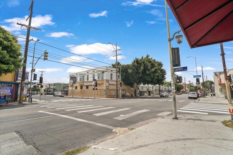 More Photos Of 2599 W Pico Blvd, Los Angeles Freestanding For Lease