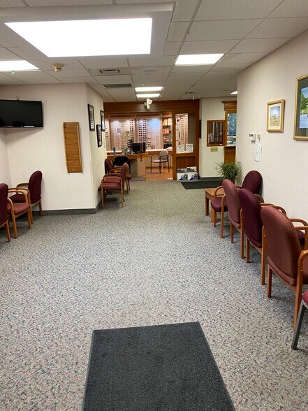 More Photos Of 4 Northwestern Dr, Bloomfield Medical For Lease