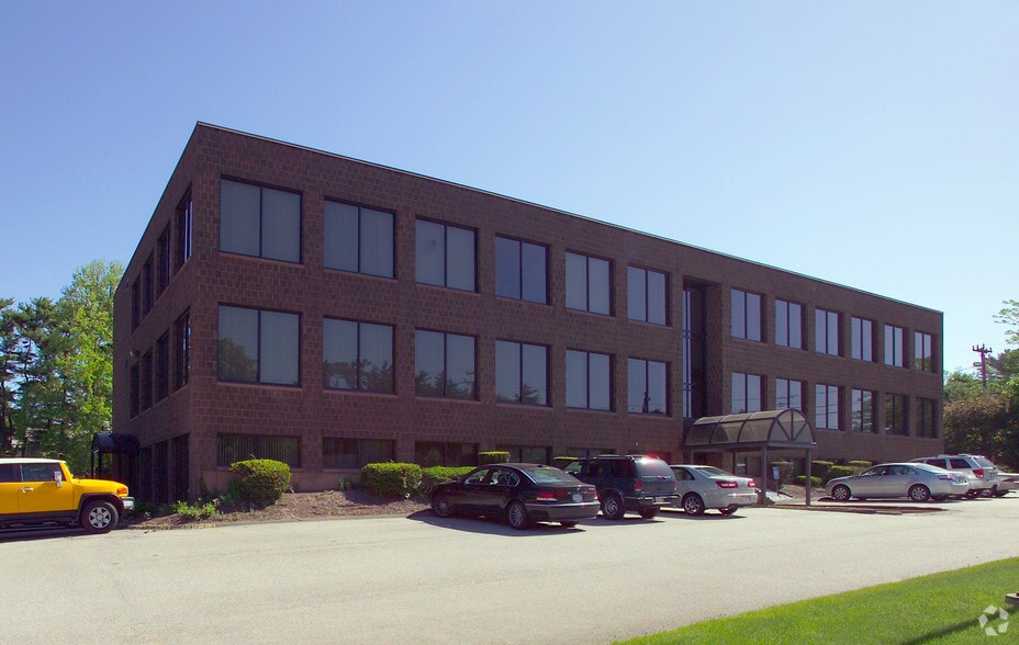 More Photos Of 1020 Plain St, Marshfield Office For Lease