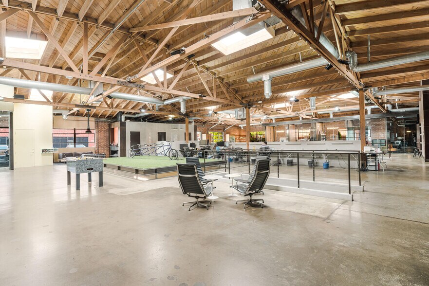 More Photos Of 2210 Broadway, Santa Monica Loft Creative Space For Lease