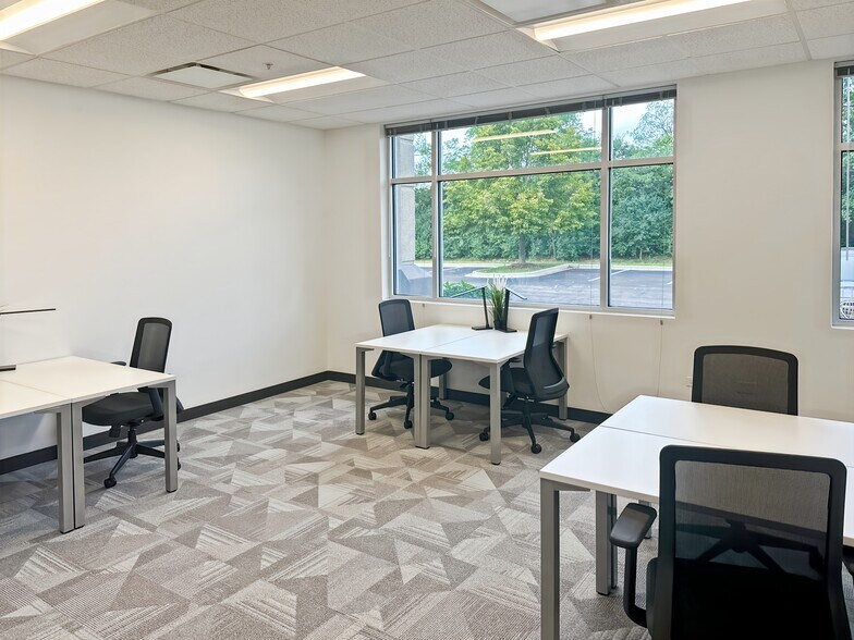 Primary Photo Of 1450 Busch Pky, Buffalo Grove Coworking Space