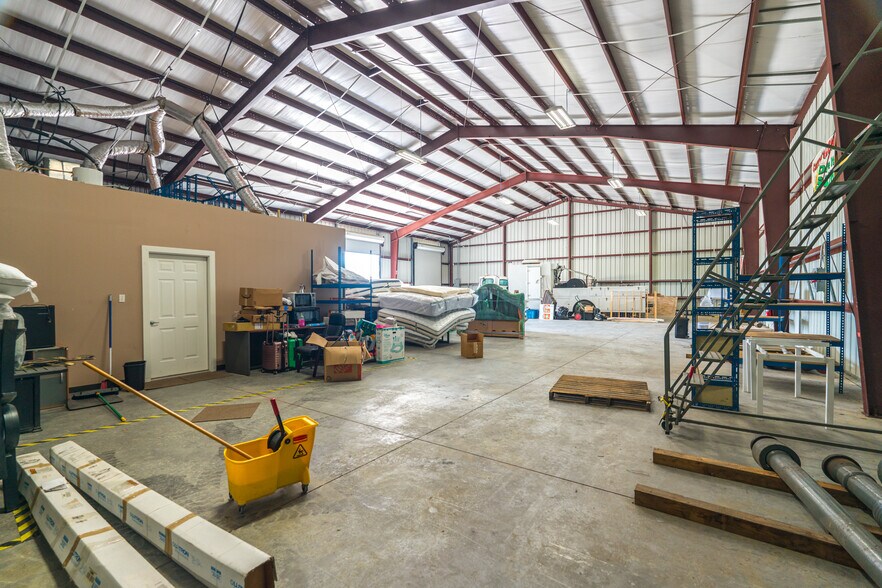 More Photos Of 8601 Fawn Trl, Conroe Warehouse For Sale