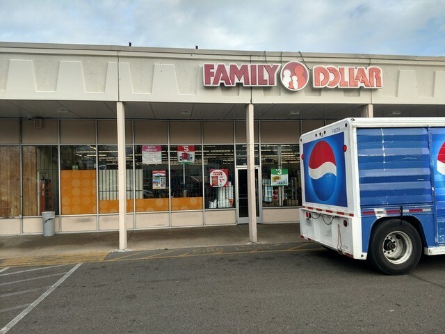 More Photos Of 1627 Poplar Ave, Memphis Unknown For Lease