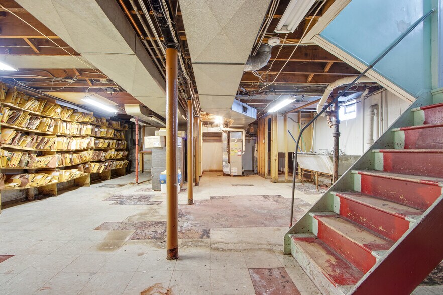 More Photos Of 2025 Clinton St, Buffalo Office For Sale