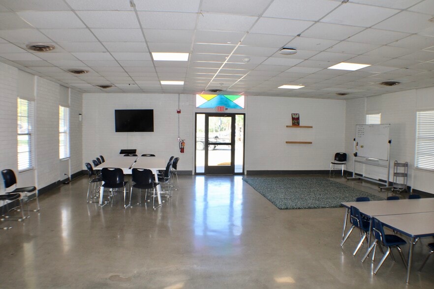 More Photos Of 4265 E Lucas Dr, Beaumont Religious Facility For Sale
