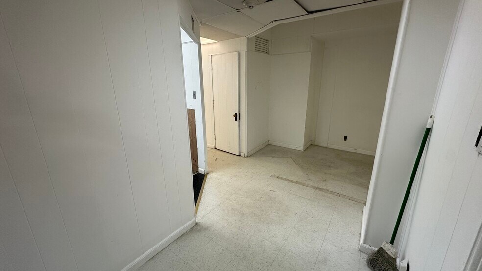 More Photos Of 28 N 3rd St, Easton Office Residential For Lease