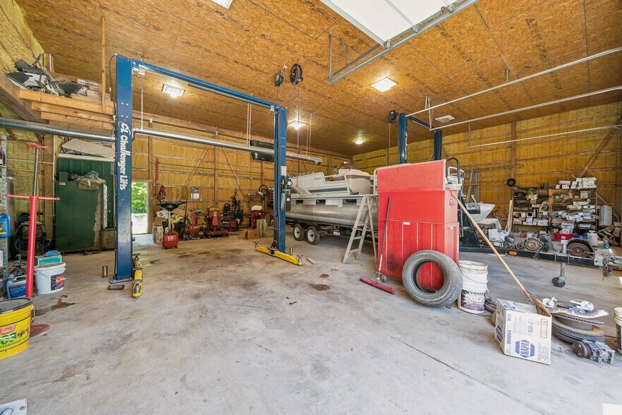 More Photos Of 1856 Buckley Hall Rd, Cobbs Creek Warehouse For Sale