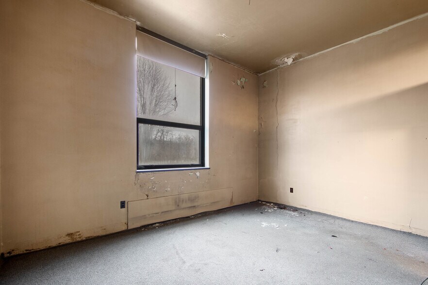 More Photos Of 838 Joffre Cherry Valley Rd, Burgettstown Self Storage For Sale