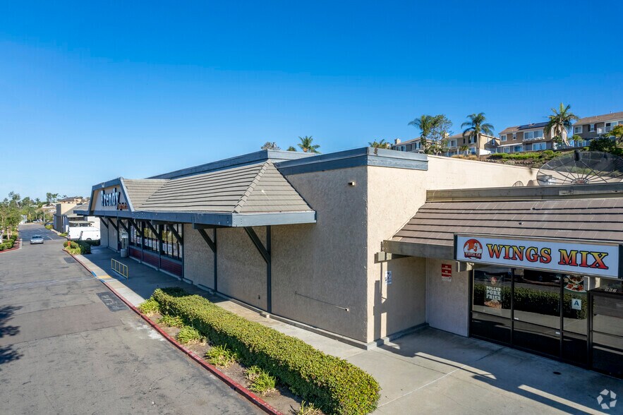 More Photos Of 960 S Santa Fe Ave, Vista Storefront For Sale