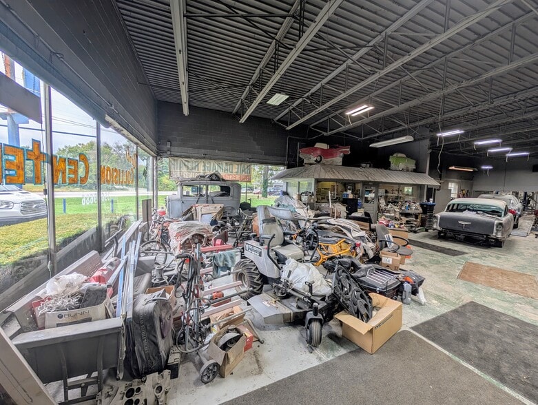 More Photos Of 7086 Southeastern Ave, Indianapolis Flex For Sale