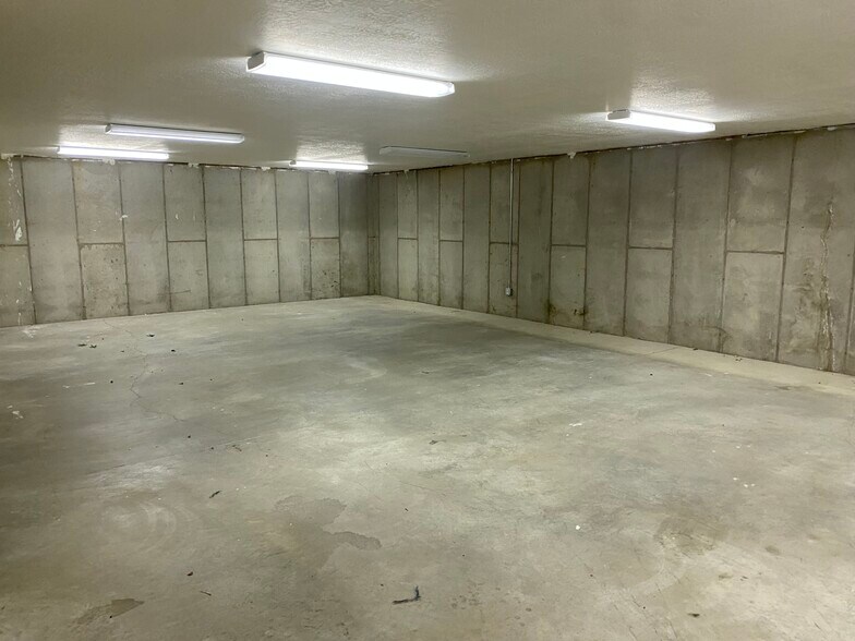 More Photos Of 327 W Gordon Ave, Layton Office For Sale
