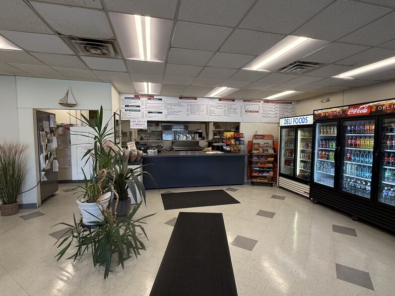 More Photos Of 619 Central Ave E, Edgewater Restaurant For Lease