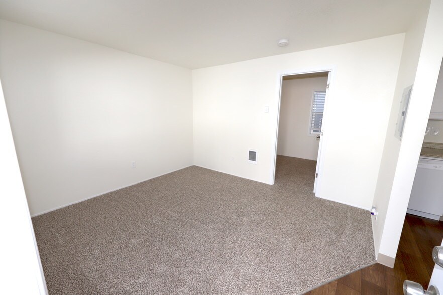More Photos Of 1348 12th St, Salem Apartments For Sale
