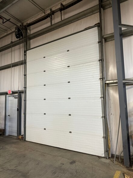 More Photos Of 498 Maratech Ave, Marathon Industrial For Lease