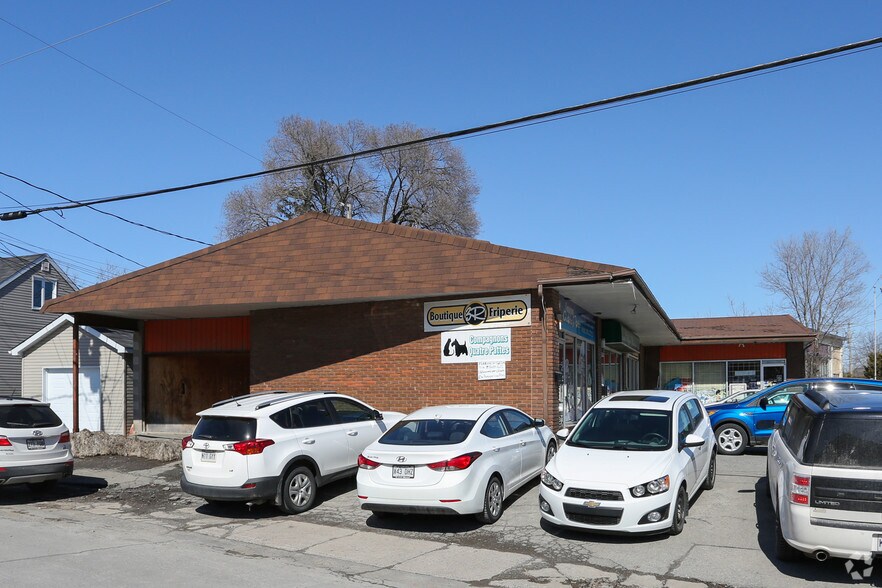 More Photos Of 1079 Rue Saint-Louis, Gatineau General Retail For Sale