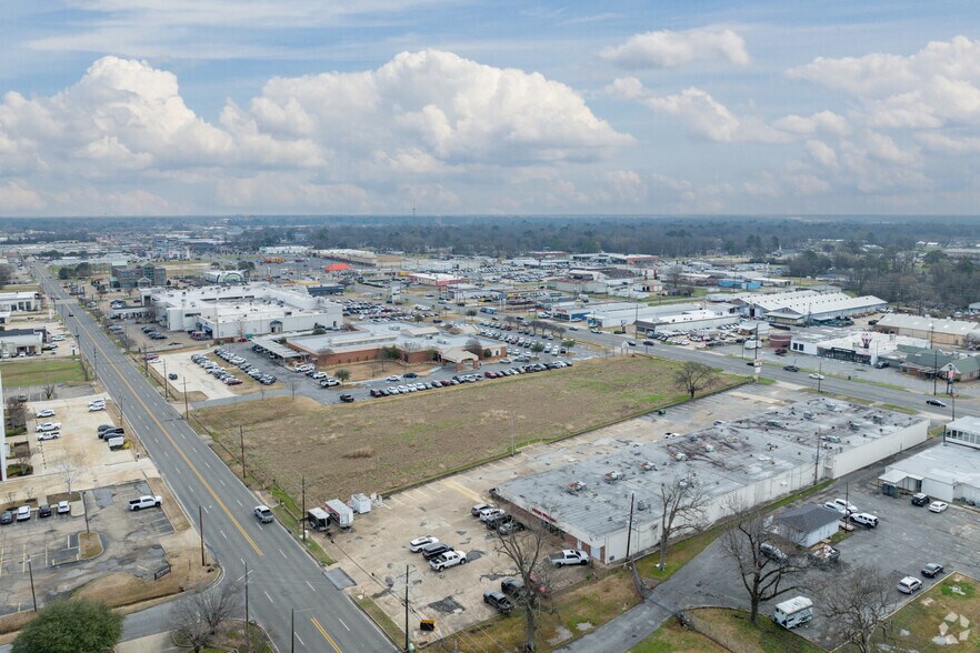 More Photos Of 1355 Louisville Ave, Monroe Office For Sale