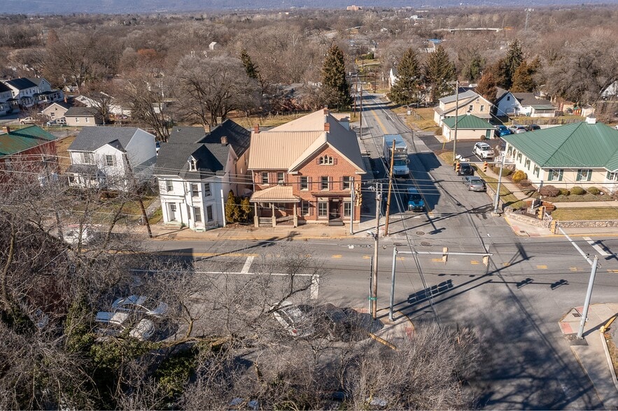 More Photos Of 824 N Queen St, Martinsburg Office For Sale
