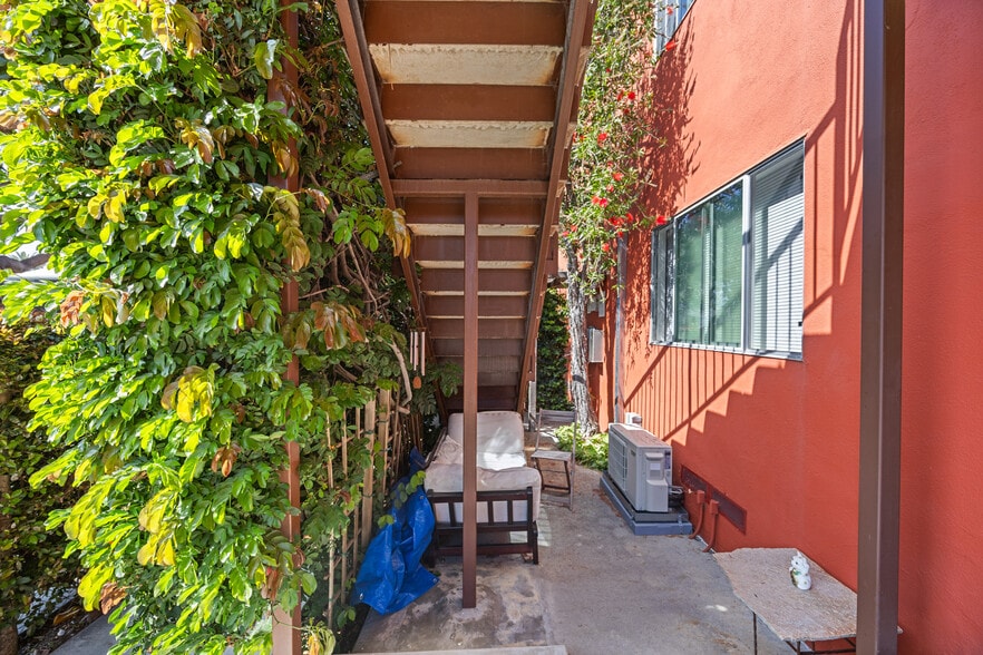 More Photos Of 502 Westminster ave, Venice Apartments For Sale