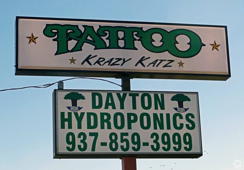 More Photos Of 3856-3860 Miamisburg Centerville Rd, Dayton Freestanding For Lease