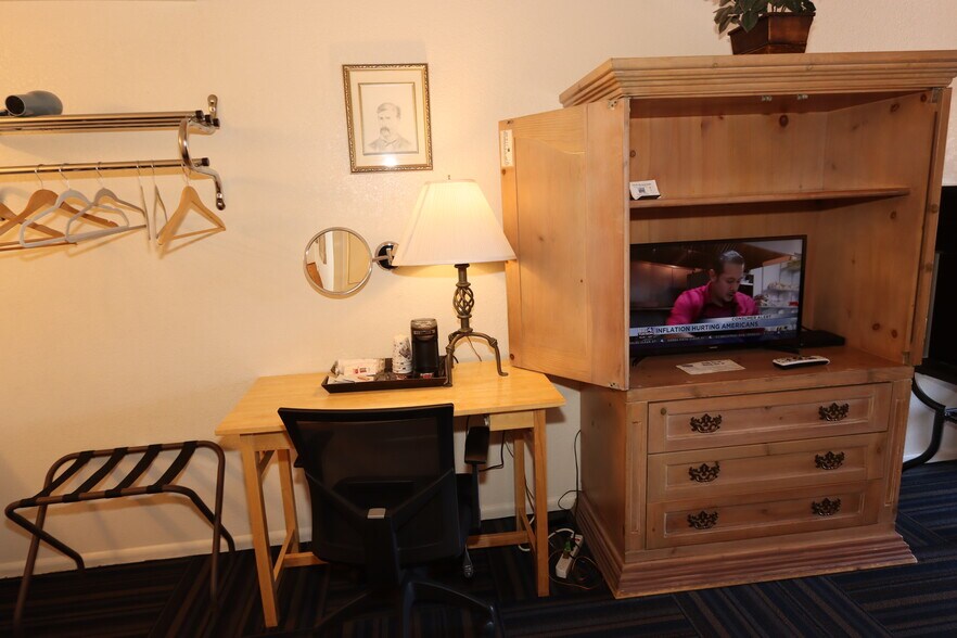 More Photos Of 410 Fremont St, Tombstone Hotel For Sale