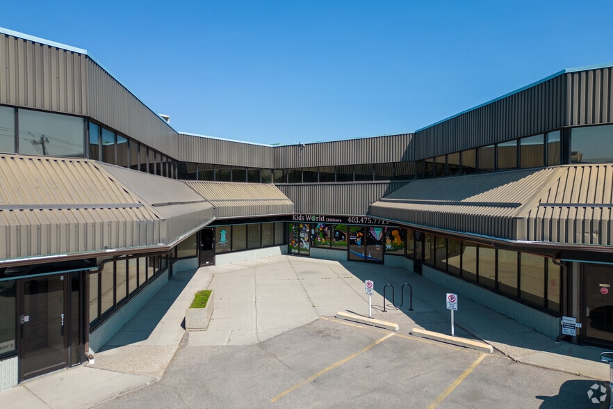 Primary Photo Of 2915 19th St NE, Calgary Light Distribution For Lease