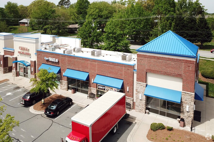 More Photos Of 2504-2510 Somerset Center Dr, Winston-Salem Unknown For Lease
