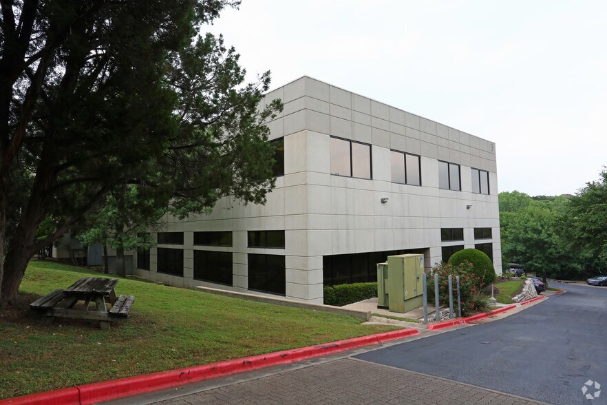 More Photos Of 7004 Bee Caves Rd, Austin Office For Lease