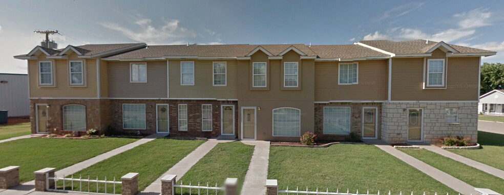 More Photos Of 108-118 E Blake St, Hinton Apartments For Sale