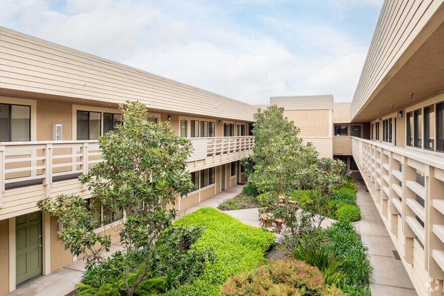 More Photos Of 5951 Encina Rd, Goleta Office For Lease