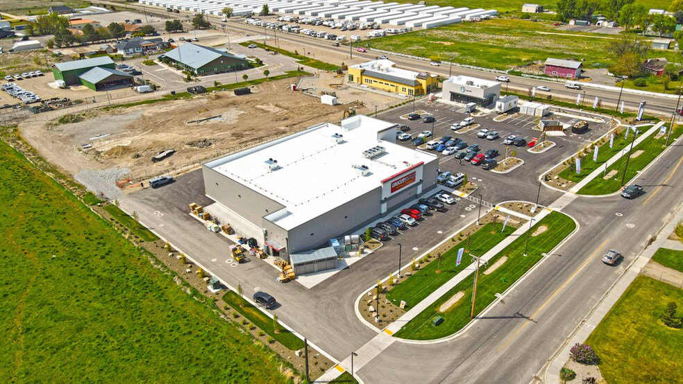 More Photos Of 2175 S Sub Station Rd, Emmett Supermarket For Sale
