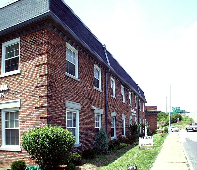 More Photos Of 889 S Brentwood Blvd, Clayton Medical For Lease