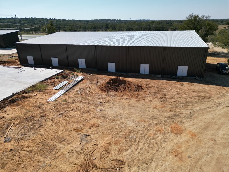 More Photos Of 450 Hwy 290 E, Elgin Light Distribution For Lease