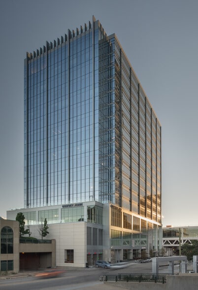 More Photos Of 833 E Michigan St, Milwaukee Office For Lease