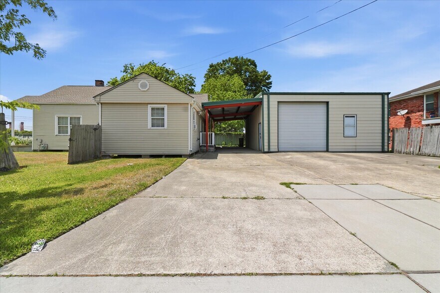 More Photos Of 705 W Saint Bernard Hwy, Chalmette Distribution For Sale