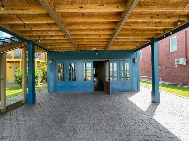 More Photos Of 205 Thames St, Bristol Restaurant For Lease