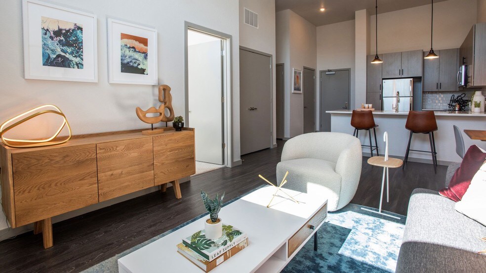 More Photos Of 2337 S Blackhawk St, Aurora Apartments For Lease