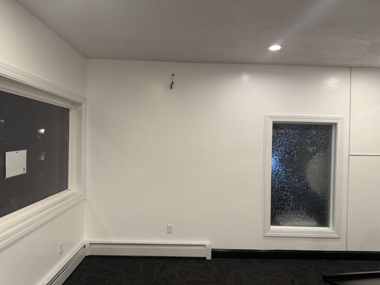 More Photos Of 136 Great Rd, Acton Office For Lease