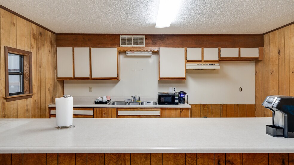 More Photos Of 2476 GA-76 Hwy, Adel Warehouse For Sale