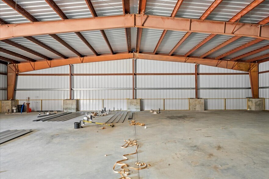 More Photos Of 15 Technology Dr, Auburn Warehouse For Lease